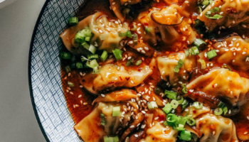 Chicken Wontons in Spicy Chili Sauce Square 960x960